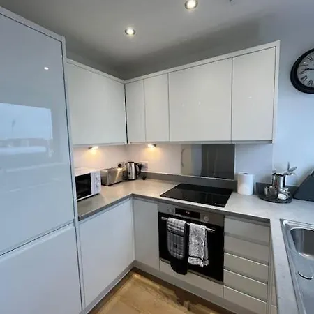 Modern & Spacious 2 Bed Apartment By Old Trafford Manchester Exterior photo
