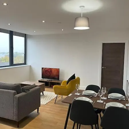 Modern & Spacious 2 Bed Apartment By Old Trafford Manchester Exterior photo