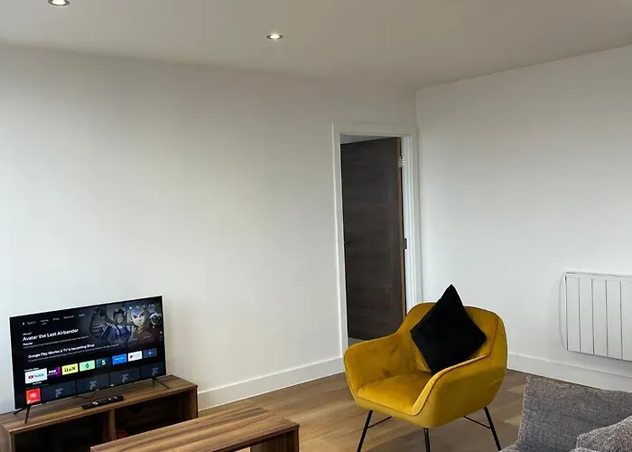 Modern & Spacious 2 Bed Apartment By Old Trafford