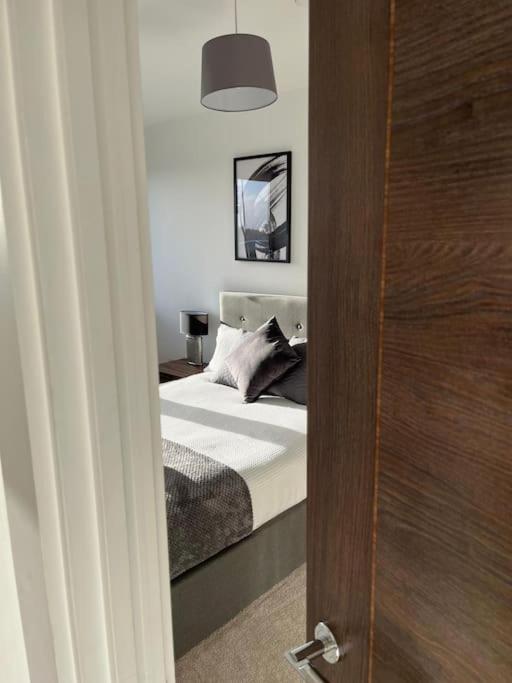 Appartamento Modern & Spacious 2 Bed By Old Trafford